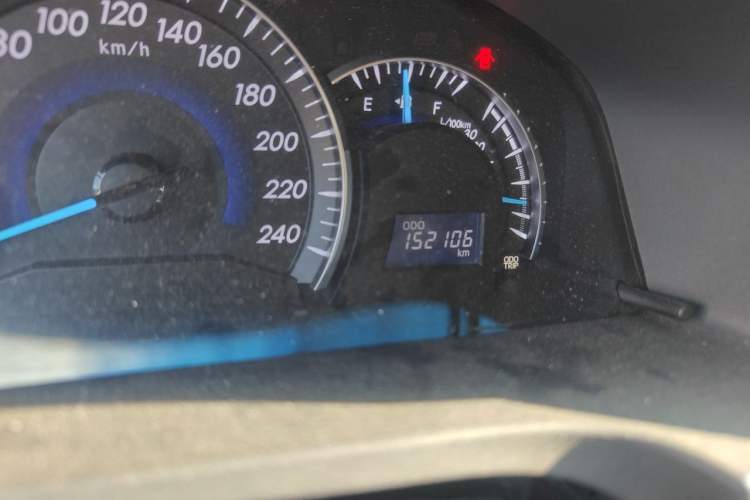 Used Toyota Camry 2013 2.5G Comfort Edition Odometer Close Up