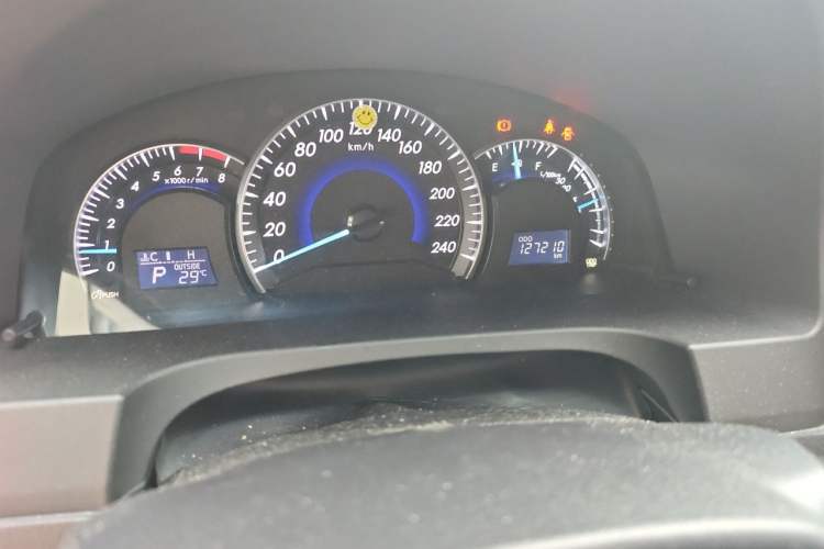 Used Toyota Camry 2013 2.0G Comfort Edition Odometer Close Up