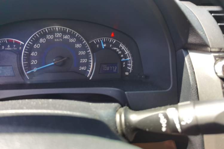Used Toyota Camry 2013 2.0G Comfort Edition Odometer Close Up