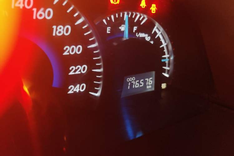 Used Toyota Camry 2013 2.5G Comfort Edition Odometer Close Up