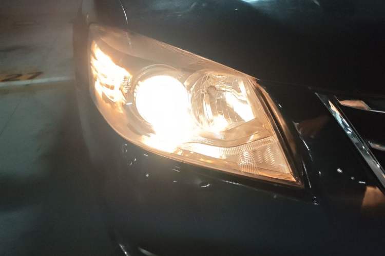 Used Toyota Camry 2013 200G Classic Luxury Edition Right Front Headlight