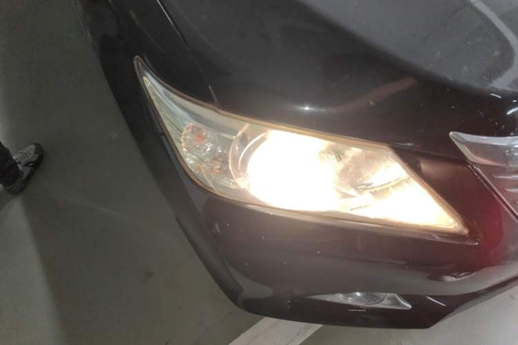 Used Toyota Camry 2013 2.5G Comfort Edition Right Front Headlight