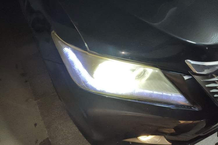 Used Toyota Camry 2013 2.0G Comfort Edition Right Front Headlight