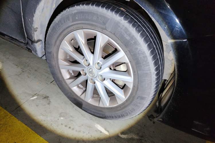 Used Toyota Camry 2013 2.0G Comfort Edition Right Front Wheel Hub