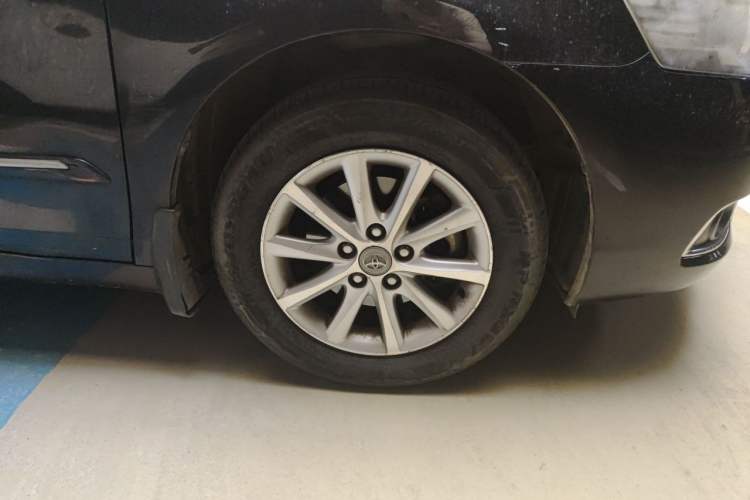 Used Toyota Camry 2013 200E Classic Elite Edition Right Front Wheel Hub