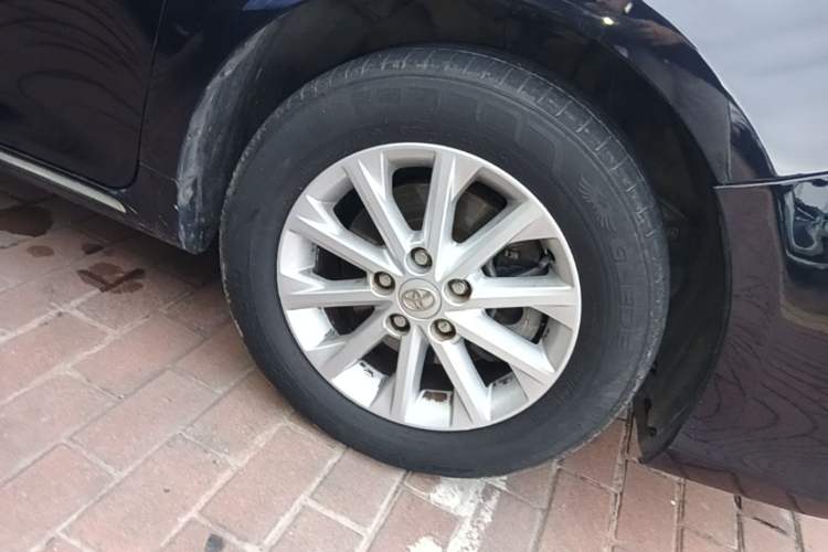 Used Toyota Camry 2013 2.0G Comfort Edition Right Front Wheel Hub