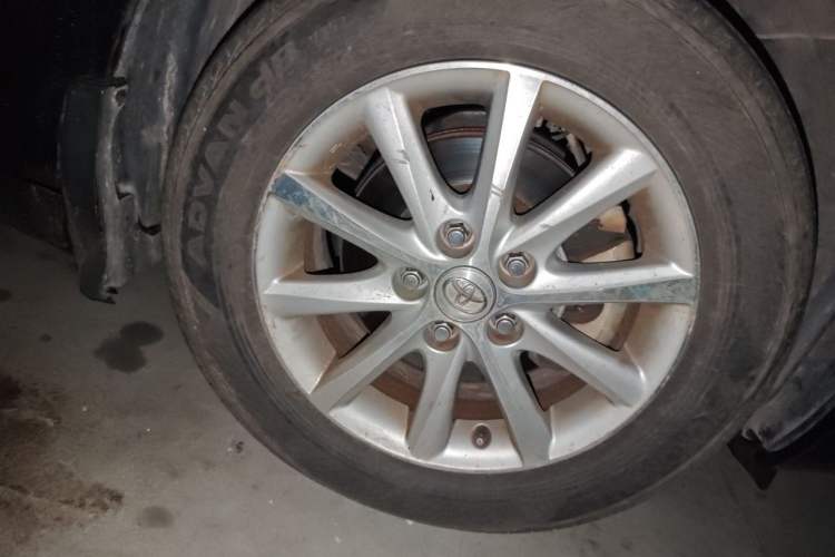 Used Toyota Camry 2013 200G Classic Luxury Edition Right Front Wheel Hub