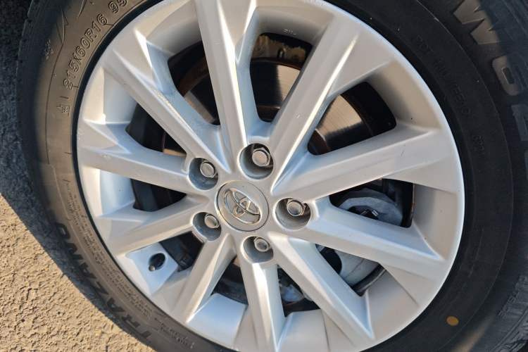 Used Toyota Camry 2013 2.0G Comfort Edition Right Front Wheel Hub