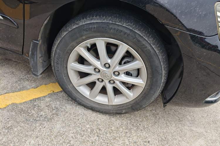 Used Toyota Camry 2013 200G Classic Luxury Edition Right Front Wheel Hub