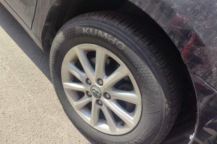 Used Toyota Camry 2013 200E Classic Elite Edition Right Front Wheel Hub