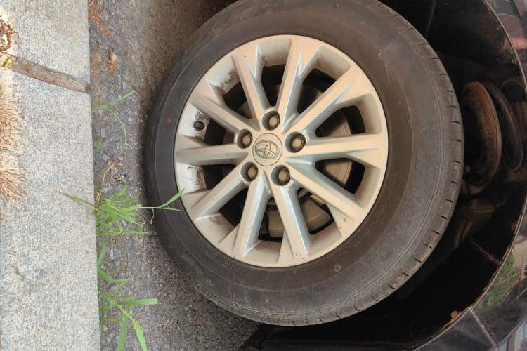 Used Toyota Camry 2013 2.5G Comfort Edition Right Front Wheel Hub