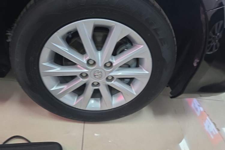 Used Toyota Camry 2013 2.5G Comfort Edition Right Front Wheel Hub