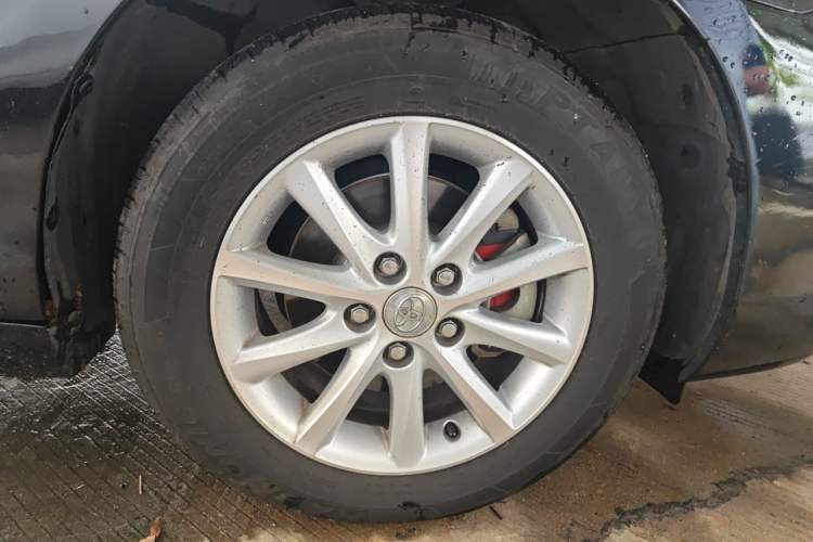 Used Toyota Camry 2013 200G Classic Luxury Edition Right Front Wheel Hub