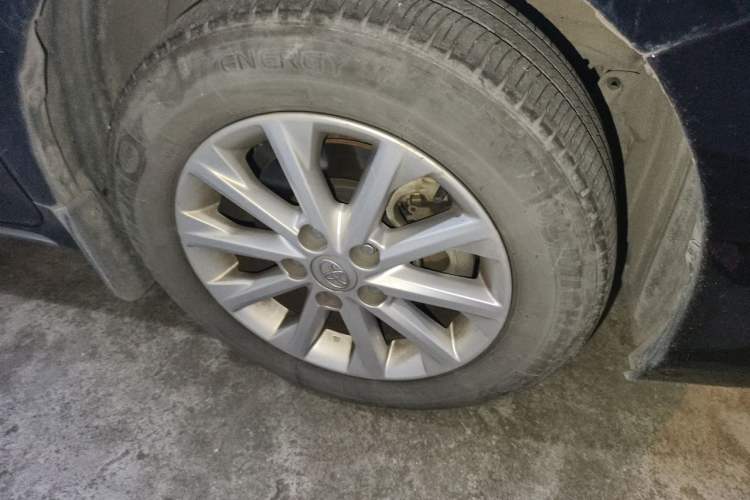 Used Toyota Camry 2013 2.0G Comfort Edition Right Front Wheel Hub