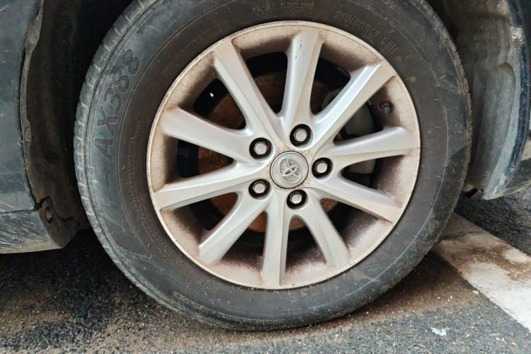 Used Toyota Camry 2013 200G Classic Luxury Edition Right Front Wheel Hub