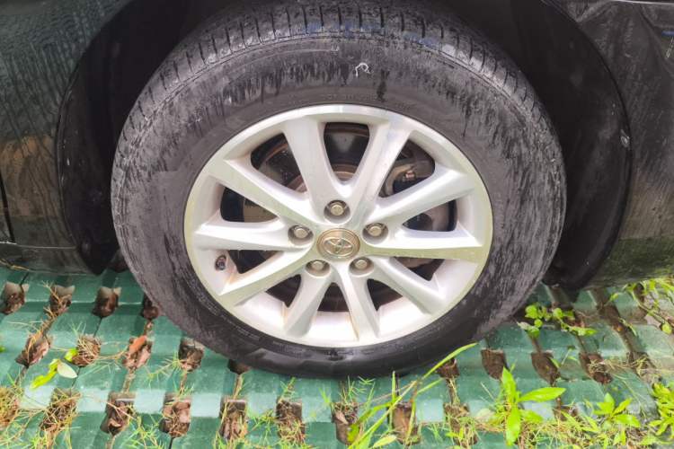 Used Toyota Camry 2013 200G Classic Luxury Edition Right Front Wheel Hub