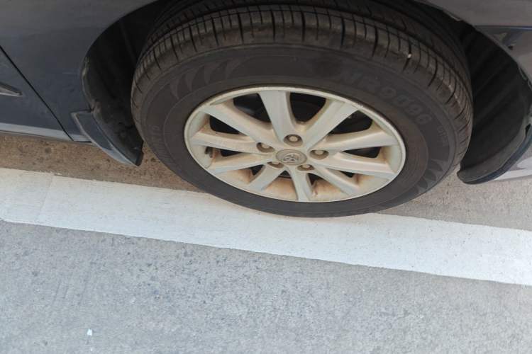 Used Toyota Camry 2013 200E Classic Elite Edition Right Front Wheel Hub