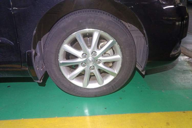 Used Toyota Camry 2013 200G Classic Luxury Edition Right Front Wheel Hub