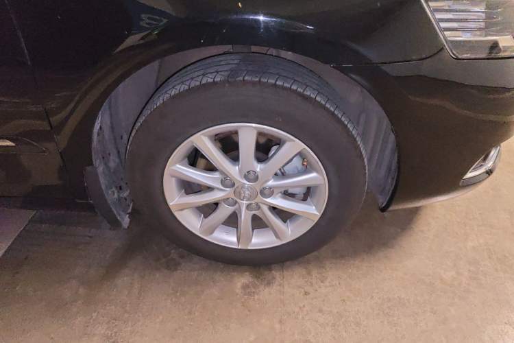 Used Toyota Camry 2013 200E Classic Elite Edition Right Front Wheel Hub