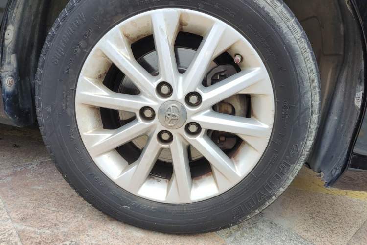 Used Toyota Camry 2013 2.5G Comfort Edition Right Front Wheel Hub