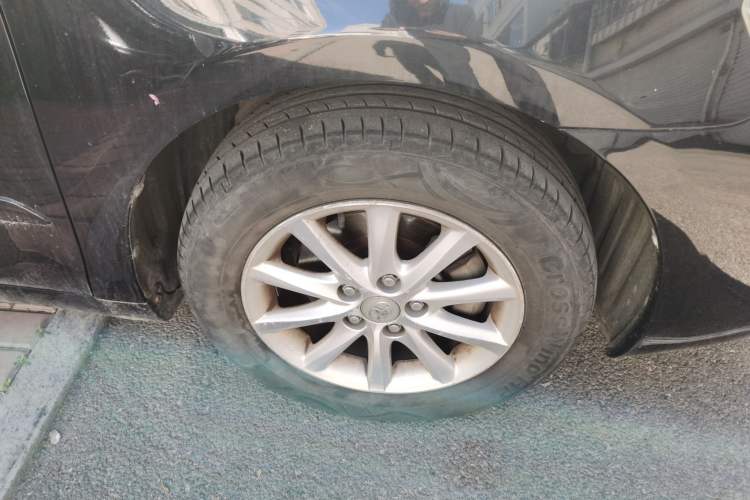 Used Toyota Camry 2013 200E Classic Elite Edition Right Front Wheel Hub