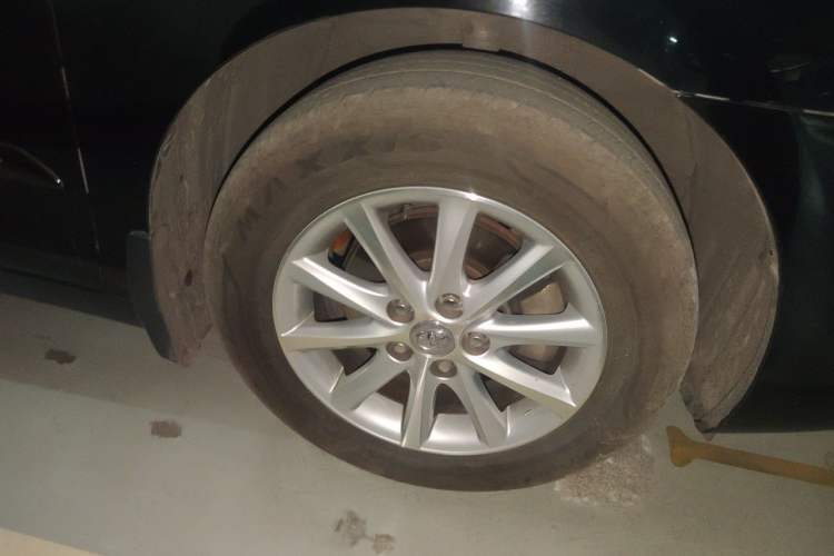 Used Toyota Camry 2013 200E Classic Elite Edition Right Front Wheel Hub