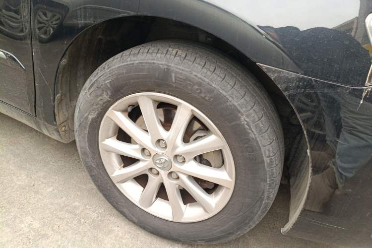 Used Toyota Camry 2013 200E Classic Elite Edition Right Front Wheel Hub