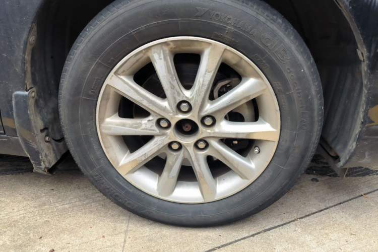 Used Toyota Camry 2013 200G Classic Luxury Edition Right Front Wheel Hub