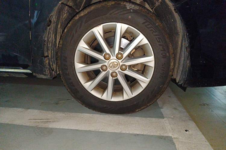 Used Toyota Camry 2013 2.0G Comfort Edition Right Front Wheel Hub