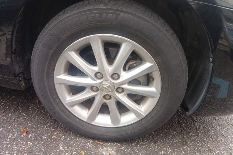 Used Toyota Camry 2013 200E Classic Elite Edition Right Front Wheel Hub