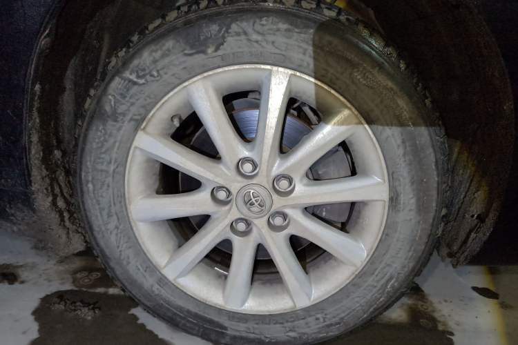 Used Toyota Camry 2013 200E Classic Elite Edition Right Front Wheel Hub