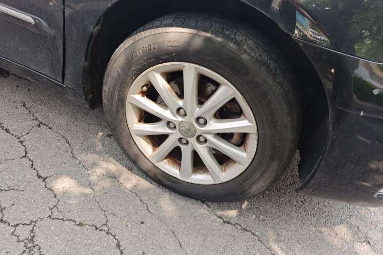 Used Toyota Camry 2013 200E Classic Elite Edition Right Front Wheel Hub