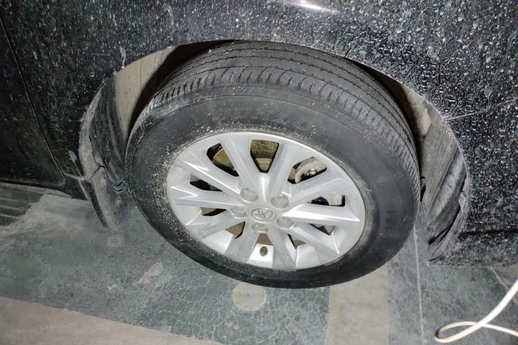 Used Toyota Camry 2013 2.5G Comfort Edition Right Front Wheel Hub