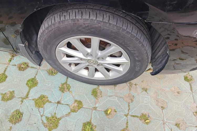 Used Toyota Camry 2013 200E Classic Elite Edition Right Front Wheel Hub