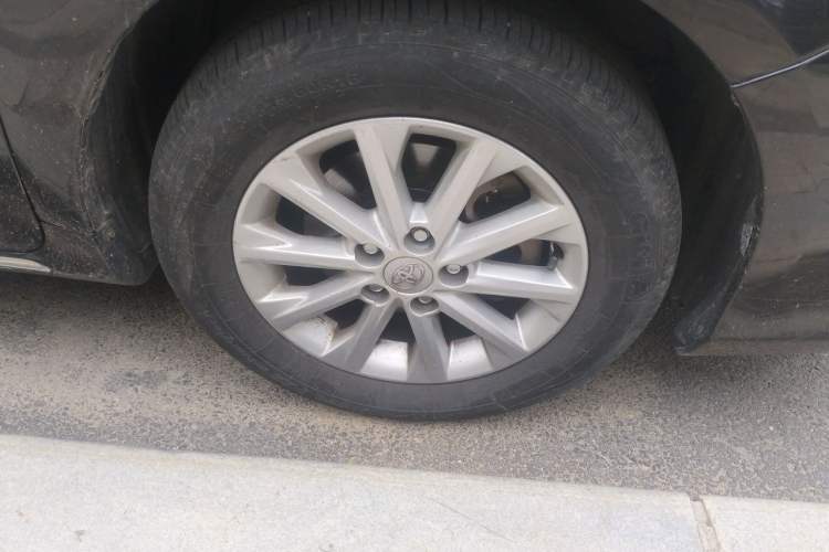 Used Toyota Camry 2013 2.0G Comfort Edition Right Front Wheel Hub