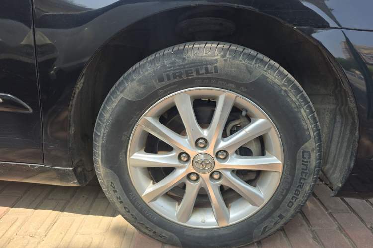 Used Toyota Camry 2013 200E Classic Elite Edition Right Front Wheel Hub