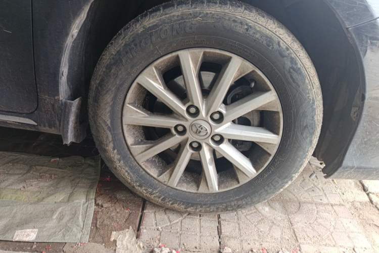 Used Toyota Camry 2013 2.5G Comfort Edition Right Front Wheel Hub