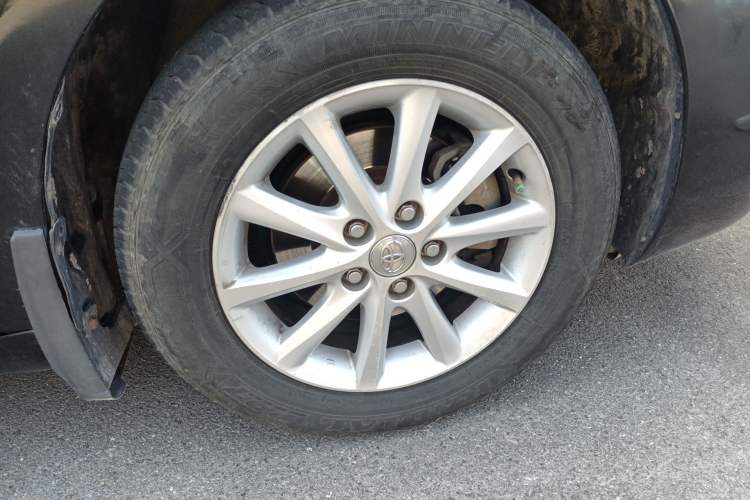 Used Toyota Camry 2013 200G Classic Luxury Edition Right Front Wheel Hub