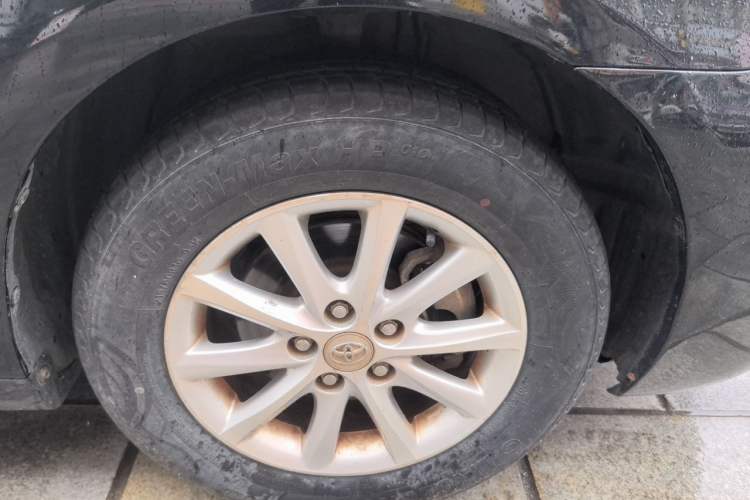 Used Toyota Camry 2013 200E Classic Elite Edition Right Front Wheel Hub