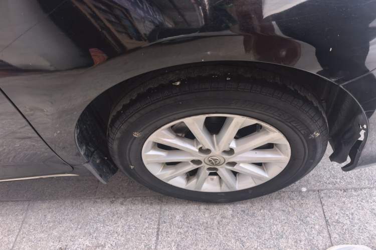Used Toyota Camry 2013 2.0G Comfort Edition Right Front Wheel Hub