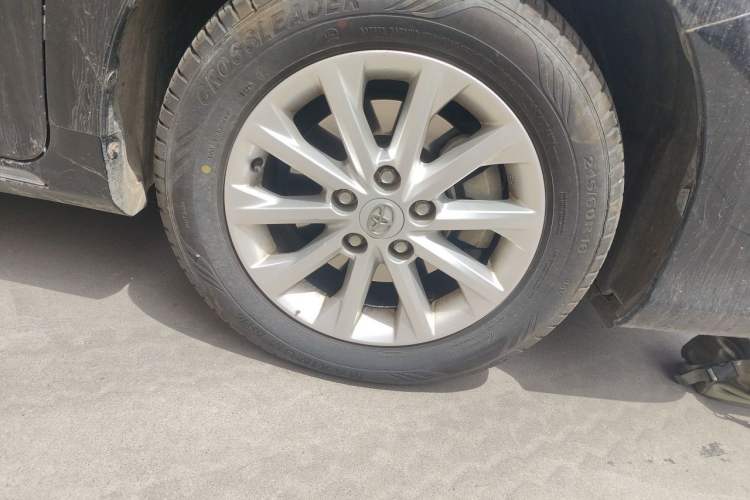 Used Toyota Camry 2013 2.0G Comfort Edition Right Front Wheel Hub