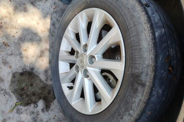 Used Toyota Camry 2013 2.0G Comfort Edition Right Front Wheel Hub