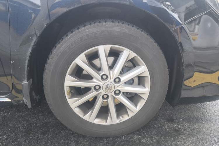 Used Toyota Camry 2013 2.0G Comfort Edition Right Front Wheel Hub