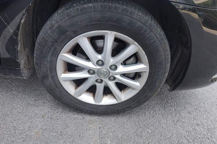 Used Toyota Camry 2013 200E Classic Elite Edition Right Front Wheel Hub