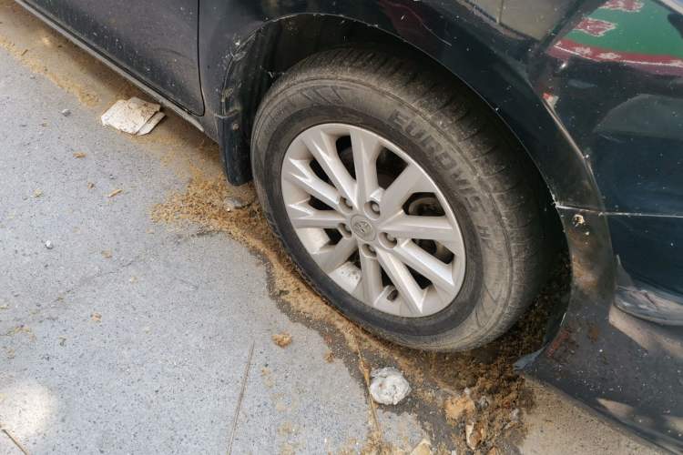 Used Toyota Camry 2013 2.0G Comfort Edition Right Front Wheel Hub