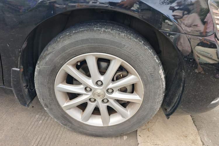 Used Toyota Camry 2013 200E Classic Elite Edition Right Front Wheel Hub