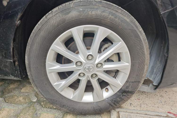 Used Toyota Camry 2013 2.0G Comfort Edition Right Front Wheel Hub