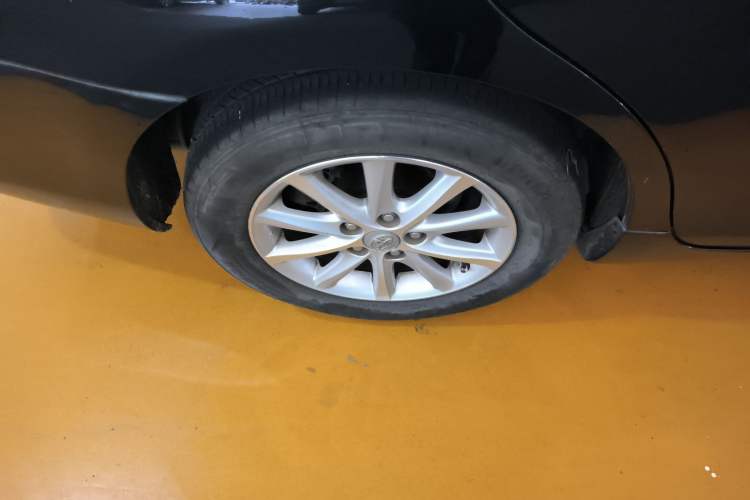 Used Toyota Camry 2013 200E Classic Elite Edition Right Rear Wheel Hub