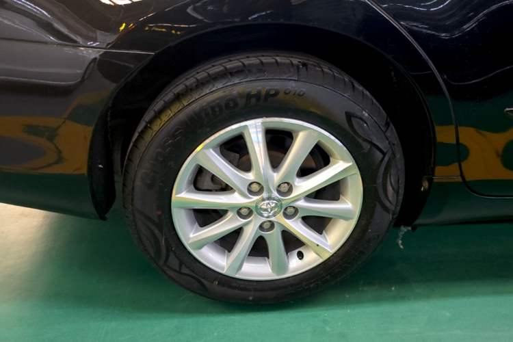 Used Toyota Camry 2013 200E Classic Elite Edition Right Rear Wheel Hub
