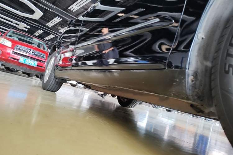 Used Toyota Camry 2013 200G Classic Luxury Edition Right Side Sill